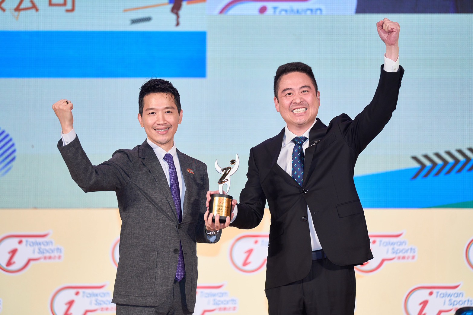 6939338ade6a4332245939